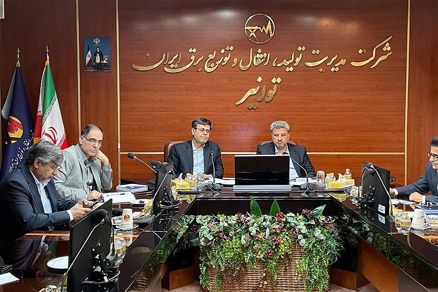 گذر مطمئن از اوج بار ۱۴۰۵ با توسعه تجدیدپذیرها و مدیریت هوشمند مصرف